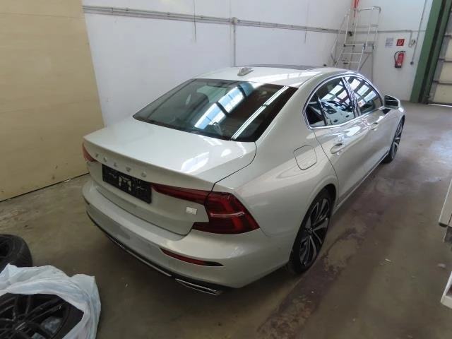 Volvo S60 T8 Inscription+ + + + + + + + 360 ПОДГРЕВ ОБДУХВАН, снимка 3 - Автомобили и джипове - 47732904