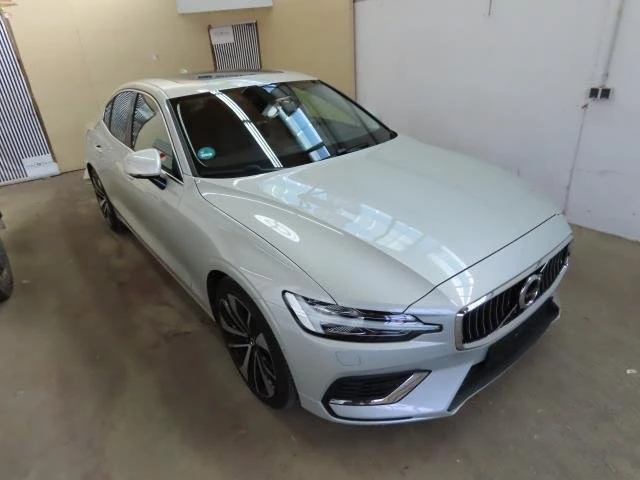 Volvo S60 T8 Inscription+ + + + + + + + 360 ПОДГРЕВ ОБДУХВАН, снимка 1 - Автомобили и джипове - 47732904