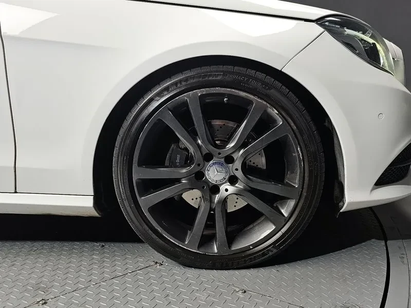 Mercedes-Benz E 220 Bluetech Avant Garde Sports - изображение 5