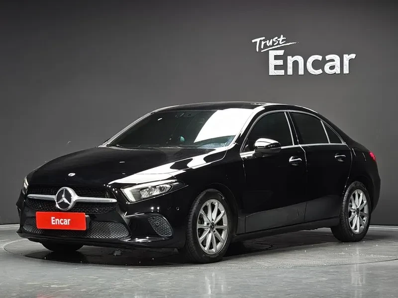 Mercedes-Benz A 220 SEDAN/ПОДГРЕВ/КАМЕРА/ПАРКТРОНИК/ПАМЕТ/
