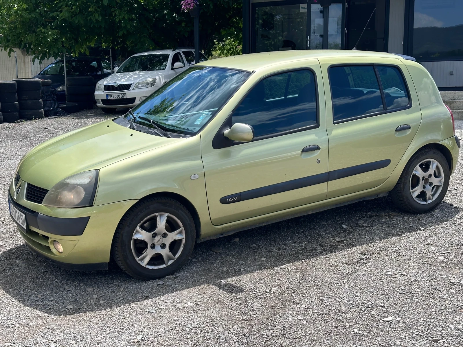 Renault Clio 1.2 КЛИМАТИК 2004 г - изображение 3