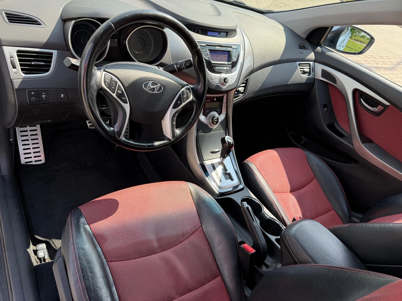 Hyundai Elantra 1.6 Автоматик | Обслужена кутия + зимни гуми - изображение 5