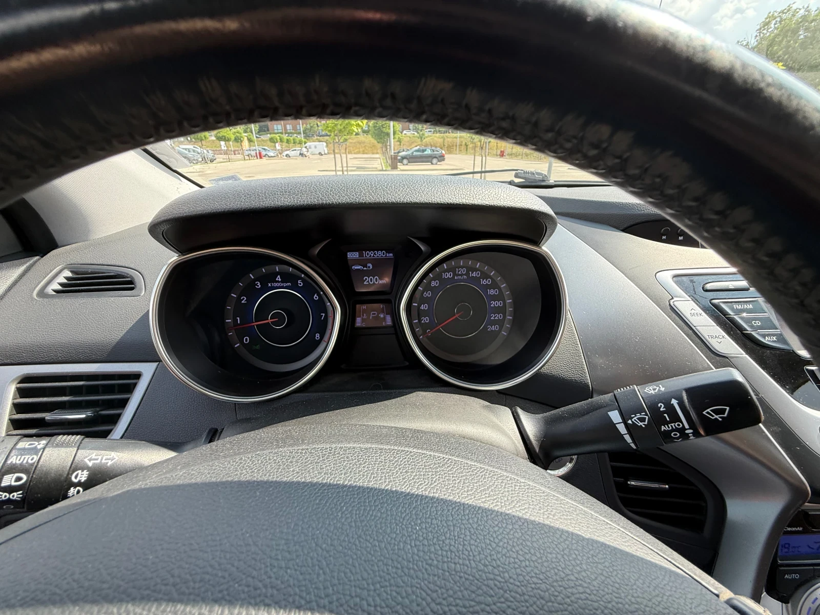Hyundai Elantra 1.6 Автоматик | Обслужена кутия + зимни гуми - изображение 4