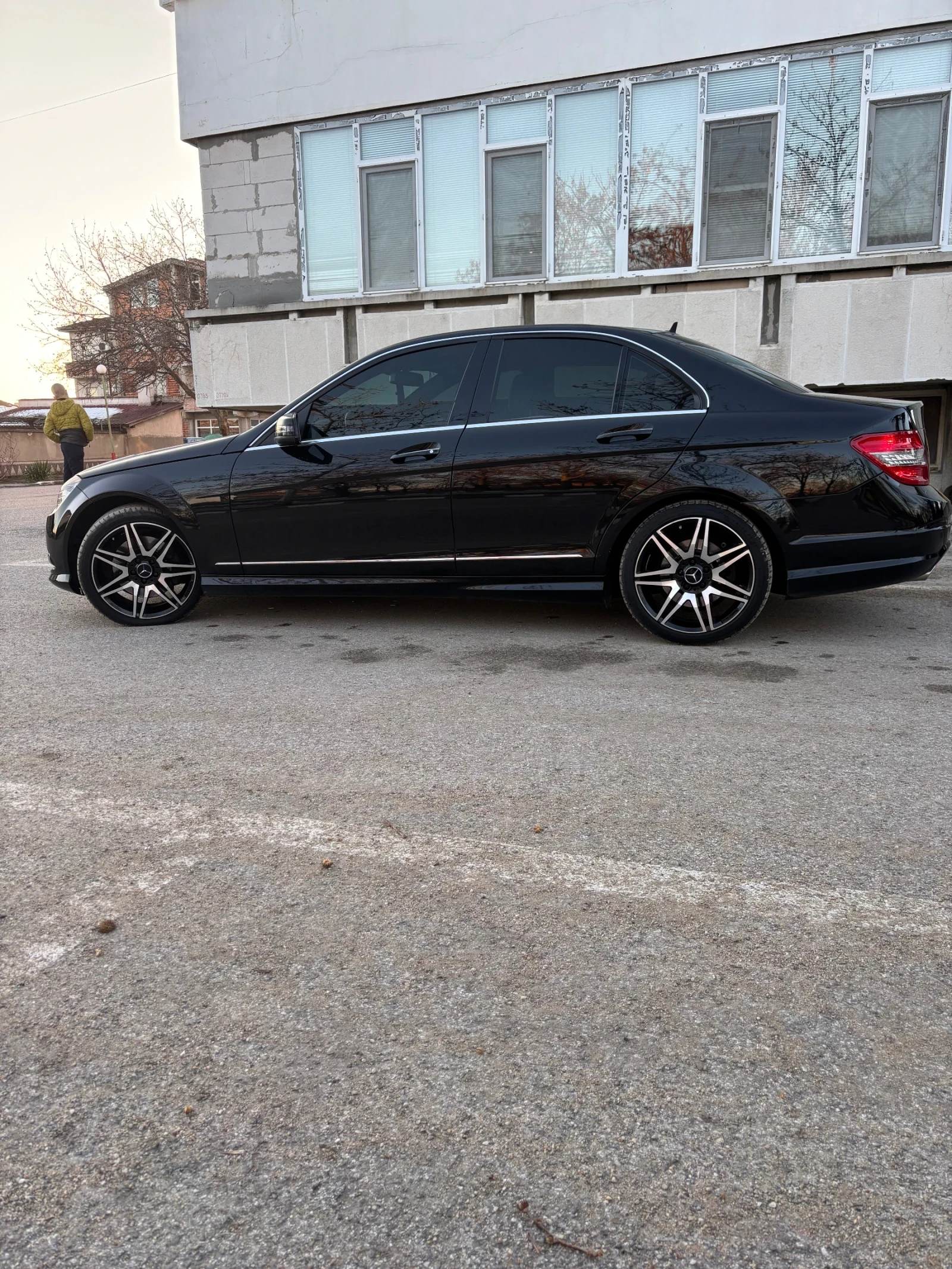 Mercedes-Benz C 320  - изображение 7