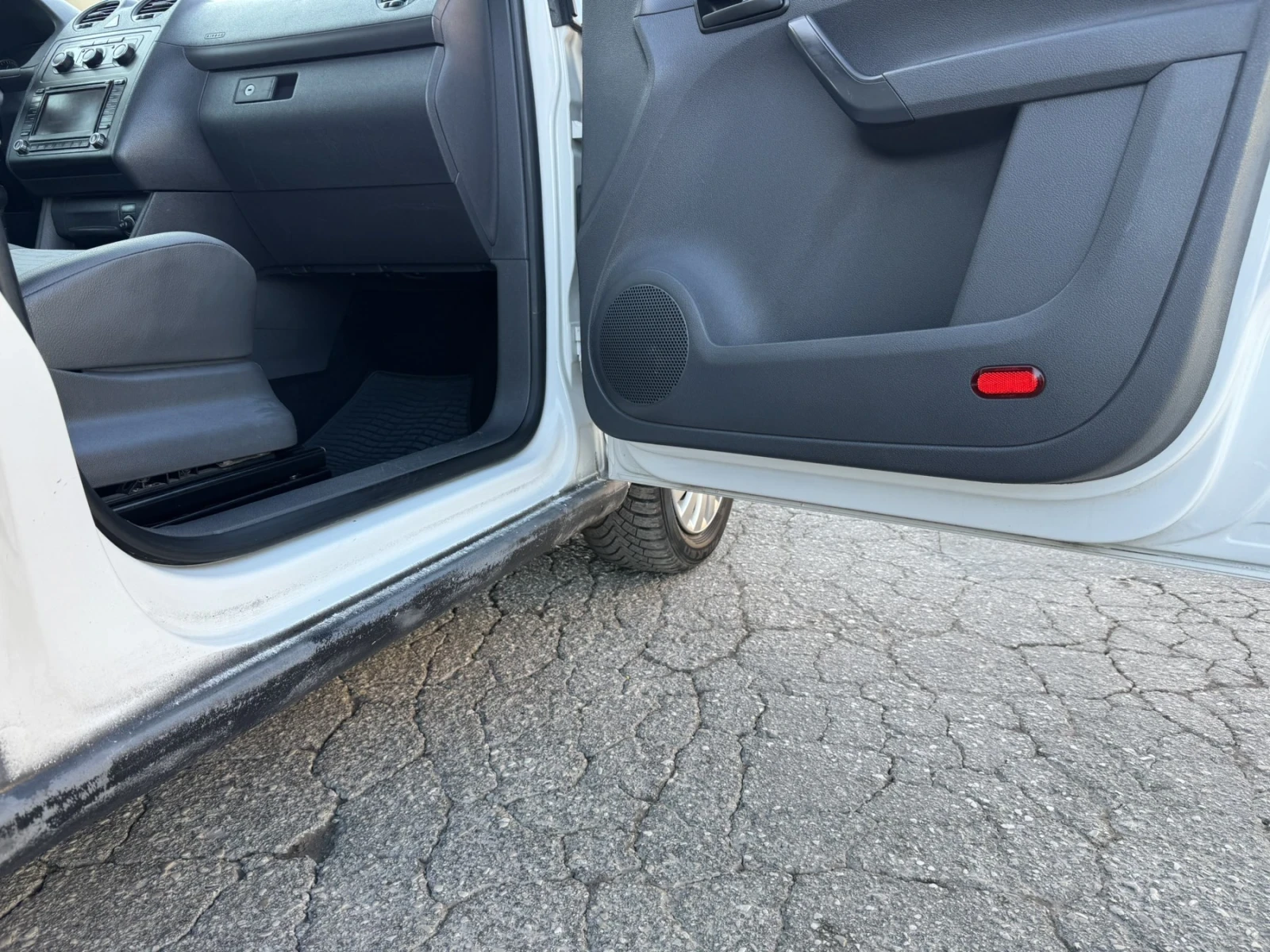 VW Caddy 1.6TDI Maxxsi 5����� | Mobile.bg � ����������� 15