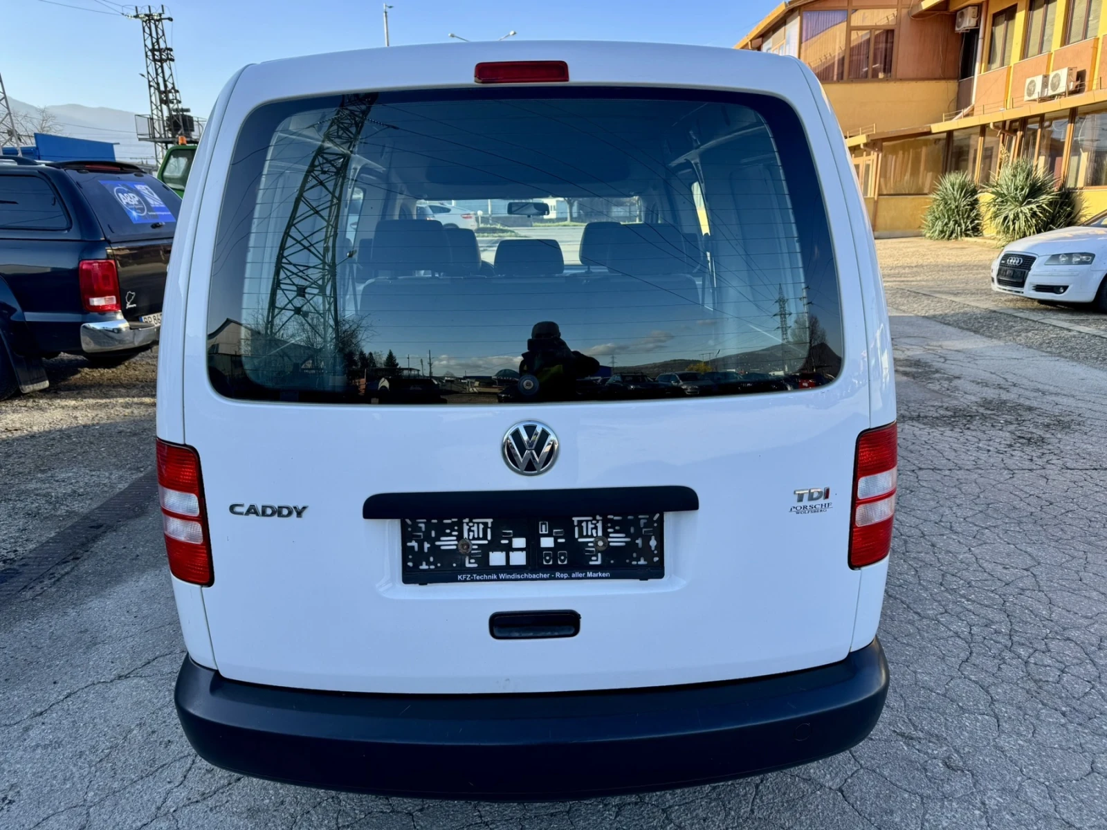 VW Caddy 1.6TDI Maxxsi 5места - изображение 4