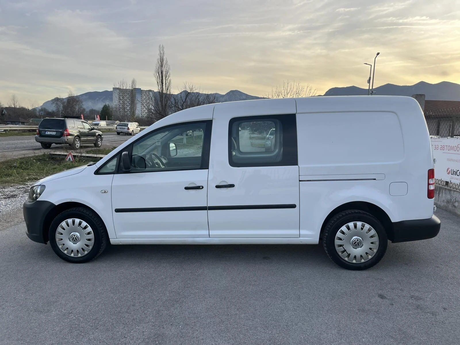 VW Caddy MAXI 1.6TDI 102кс EURO 5B КЛИМАТИК - изображение 6