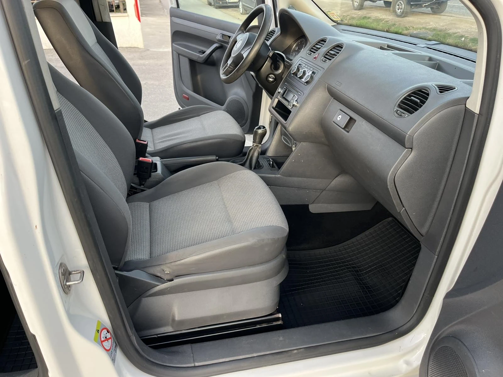 VW Caddy MAXI 1.6TDI 102�� EURO 5B �������� | Mobile.bg � ����������� 11