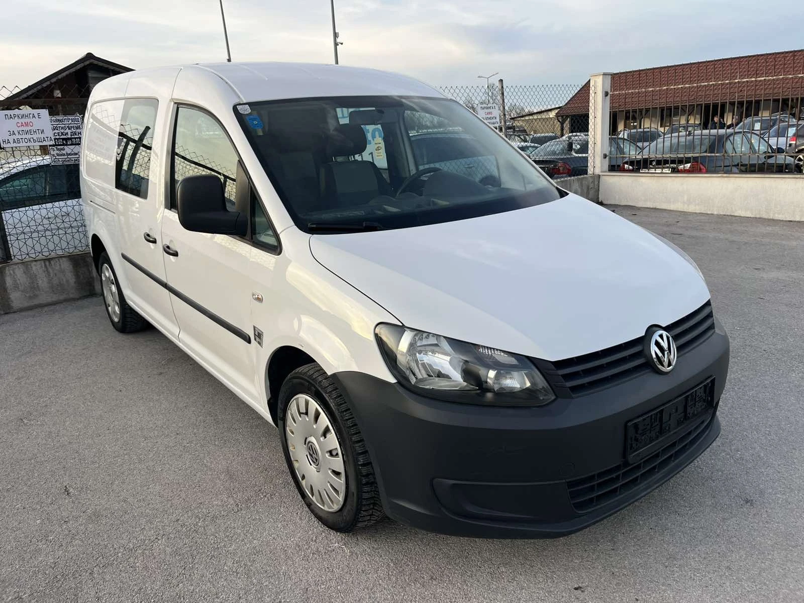VW Caddy MAXI 1.6TDI 102кс EURO 5B КЛИМАТИК - изображение 3