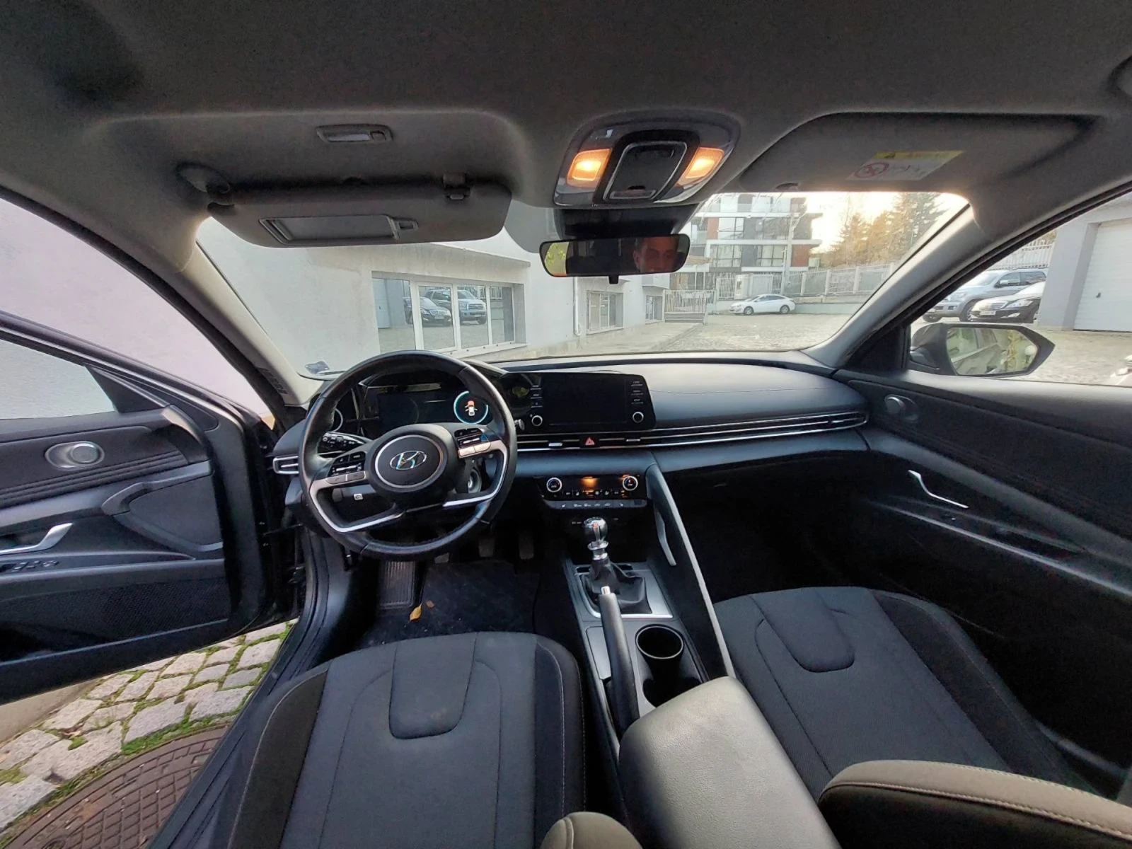 Hyundai Elantra, снимка 4 - Автомобили и джипове - 53802677