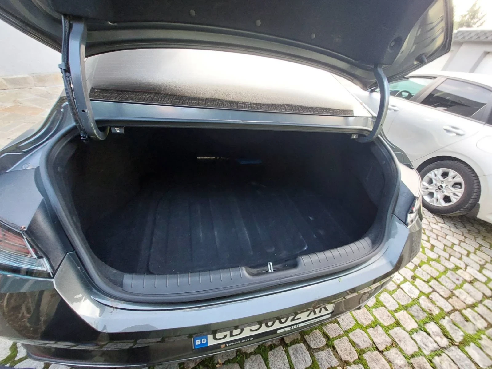 Hyundai Elantra, снимка 9 - Автомобили и джипове - 53802677