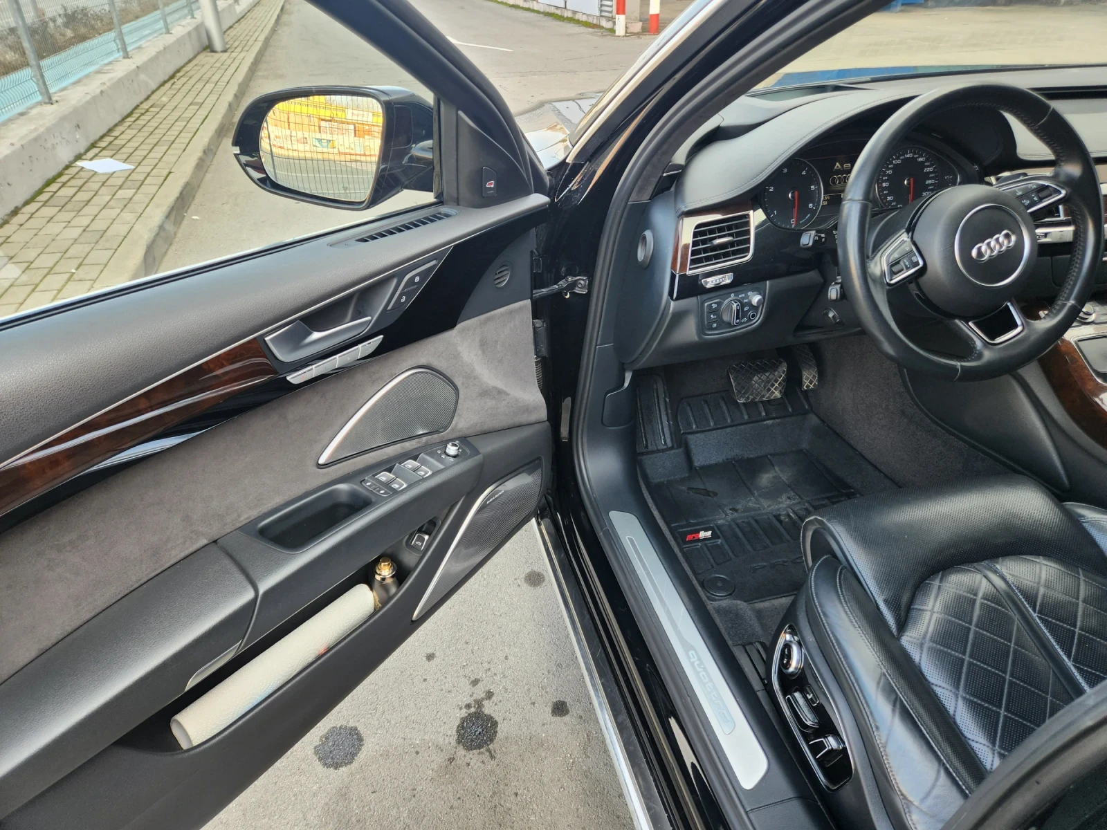 Audi A8 LUXURY, снимка 8 - Автомобили и джипове - 54102442