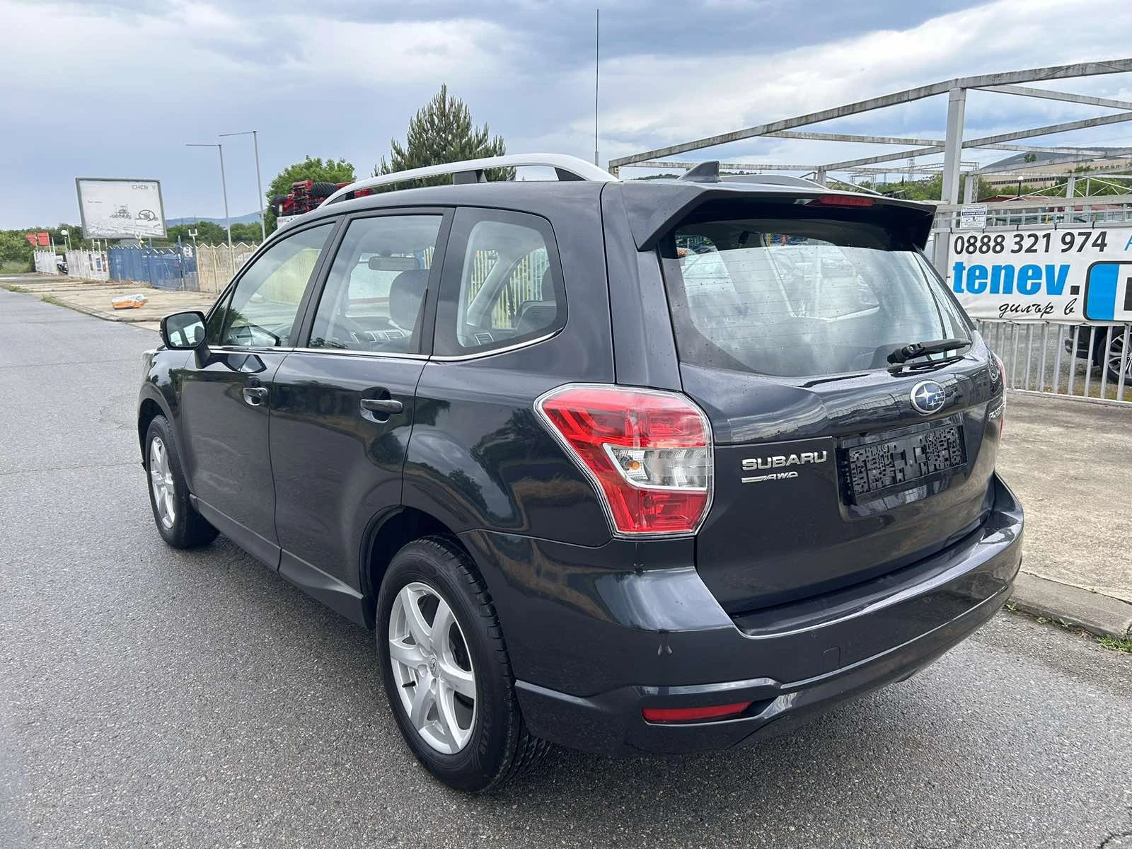 Subaru Forester 2.0 4X4, снимка 6 - Автомобили и джипове - 54616821