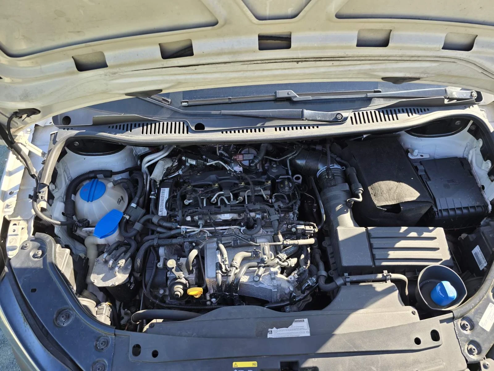 VW Caddy НОВ ВНОС, снимка 8 - Автомобили и джипове - 54681316