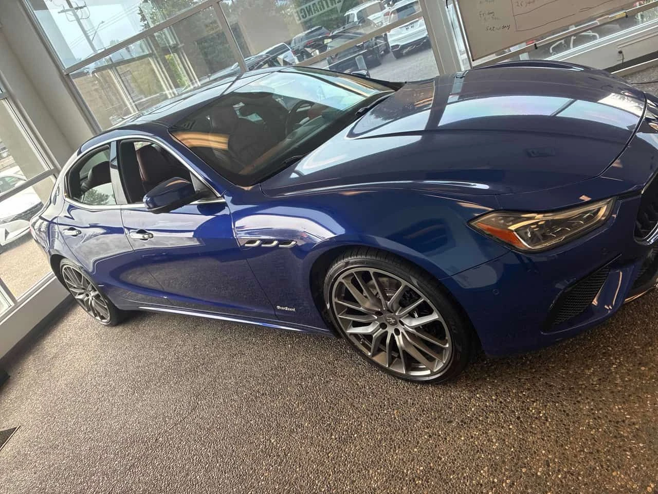 Maserati Ghibli  S Q4 GRANSPORT / БЕЗ ПЪРВОНАЧАЛНА ВНОСК, снимка 4 - Автомобили и джипове - 55472250