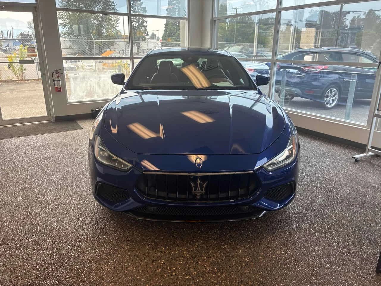 Maserati Ghibli  S Q4 GRANSPORT / БЕЗ ПЪРВОНАЧАЛНА ВНОСК, снимка 2 - Автомобили и джипове - 55472250