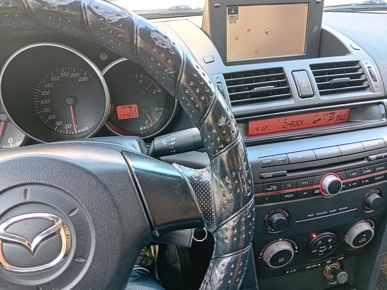 Mazda 3 Facelift, снимка 12 - Автомобили и джипове - 55708483