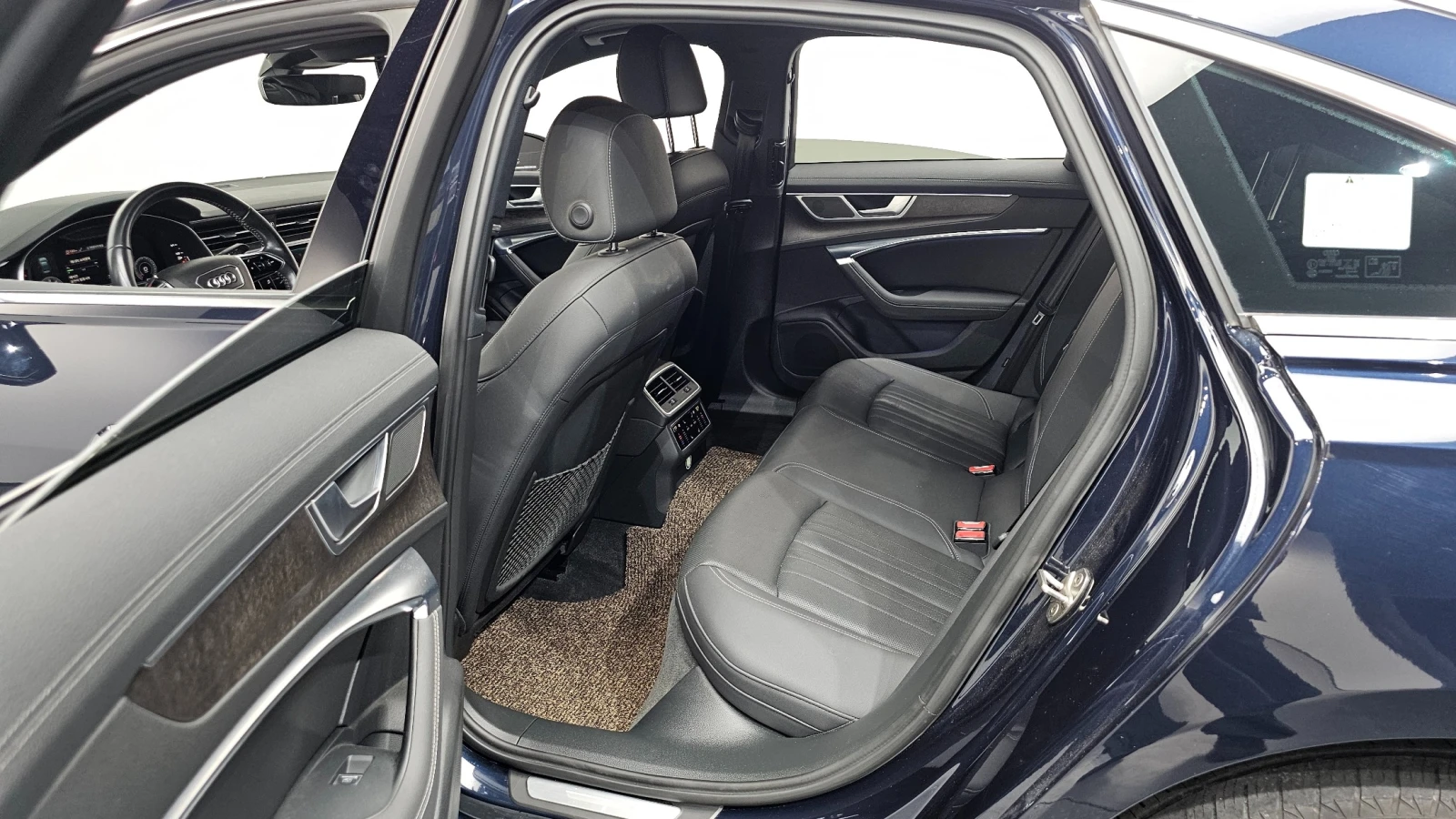 Audi A6 45 TDI Quattro Premium | HUD | 360  | Ventilated S, снимка 10 - Автомобили и джипове - 55728237