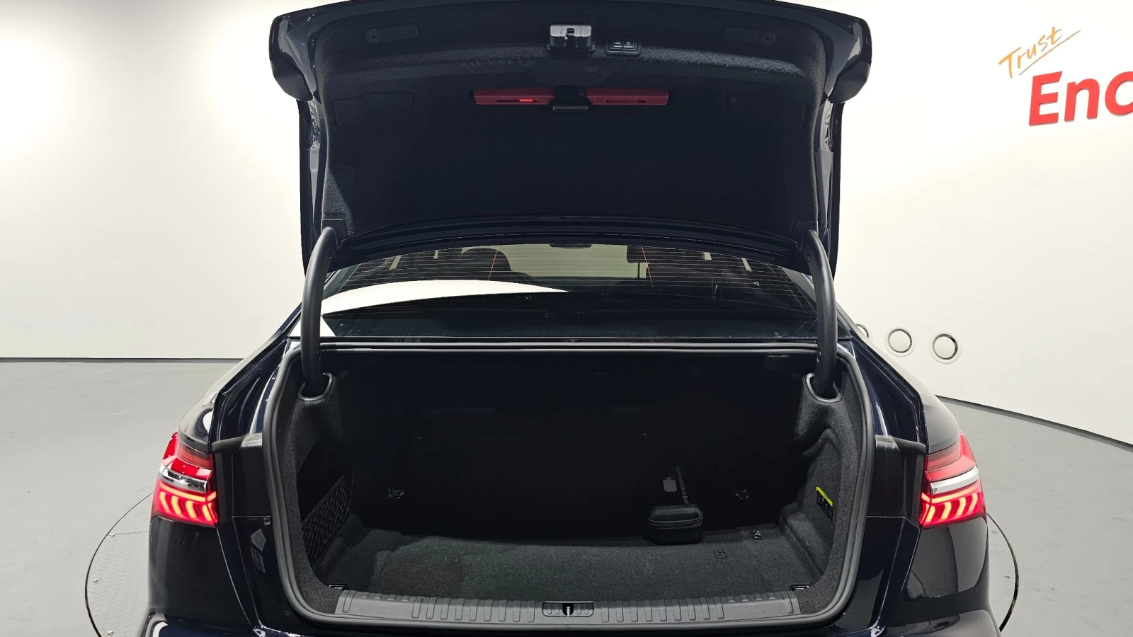 Audi A6 45 TDI Quattro Premium | HUD | 360  | Ventilated S, снимка 16 - Автомобили и джипове - 55728237