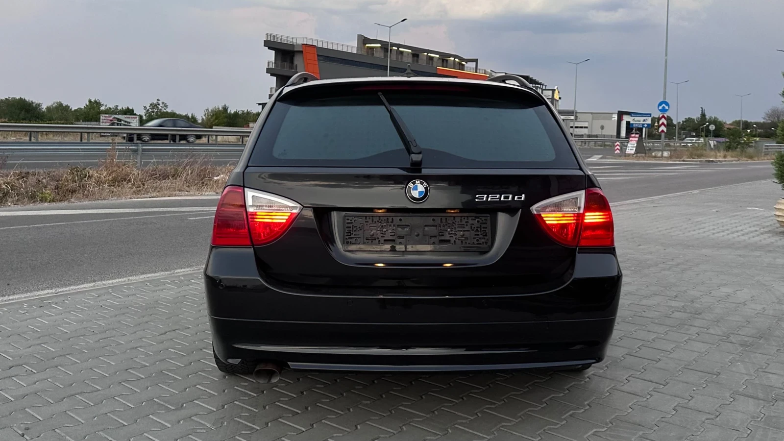 BMW 320 163кс АВТОМАТ НАВИГАЦИЯ КСЕНОН, снимка 5 - Автомобили и джипове - 55781014