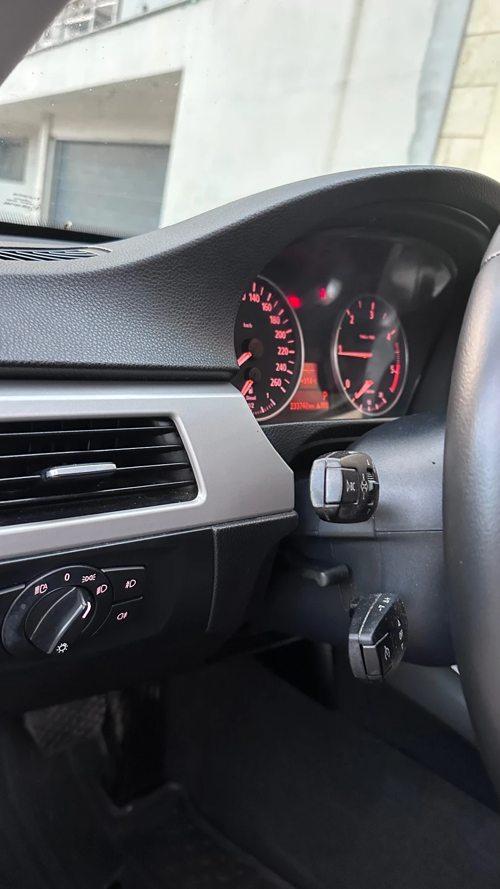 BMW 320 163кс АВТОМАТ НАВИГАЦИЯ КСЕНОН, снимка 11 - Автомобили и джипове - 55781014