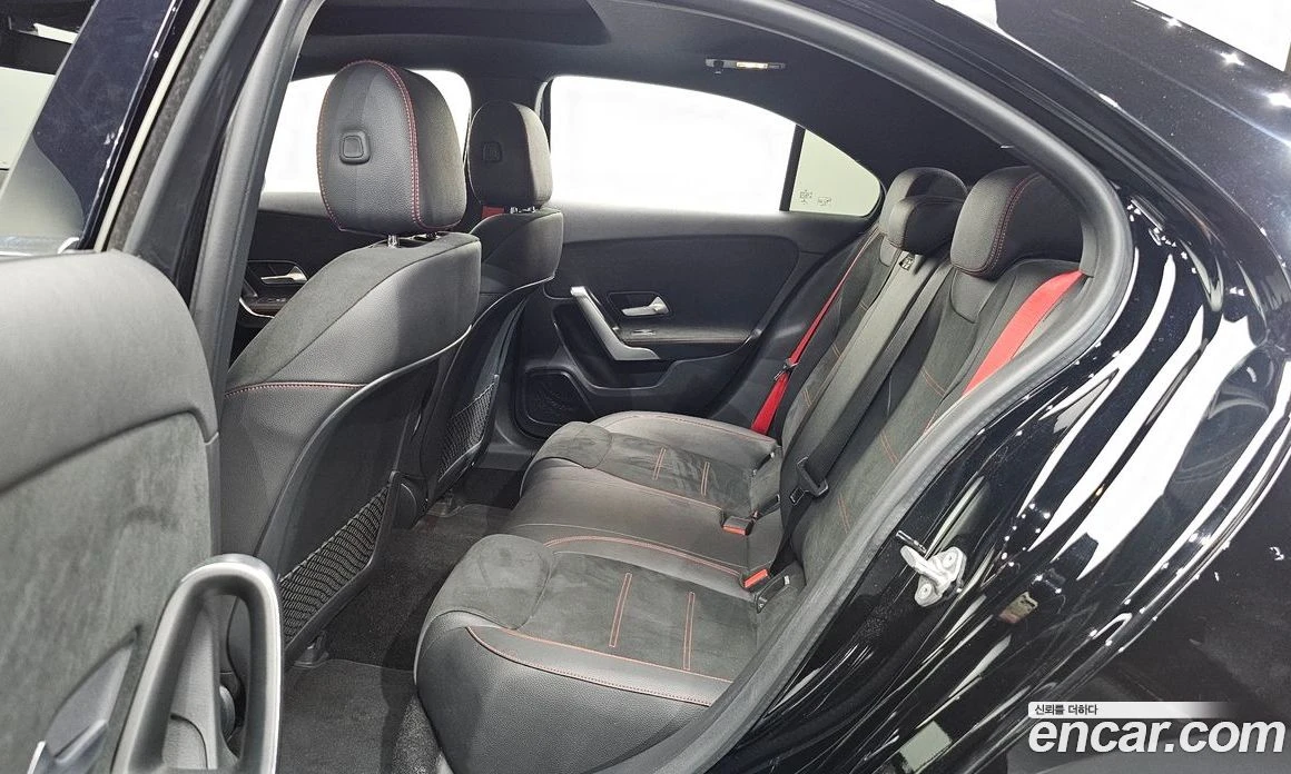 Mercedes-Benz A 35 4MATIC, снимка 11 - Автомобили и джипове - 56276912
