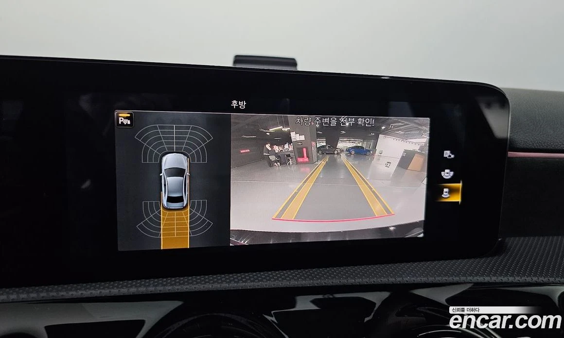 Mercedes-Benz A 35 4MATIC, снимка 17 - Автомобили и джипове - 56276912