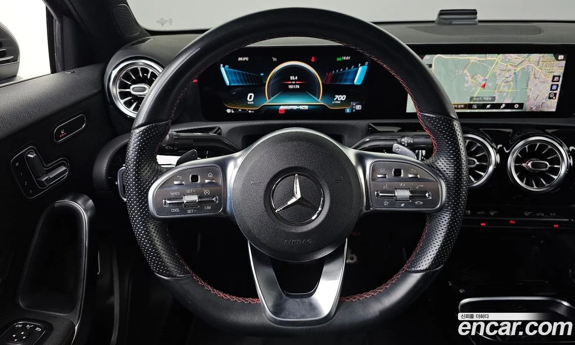 Mercedes-Benz A 35 4MATIC, снимка 15 - Автомобили и джипове - 56276912
