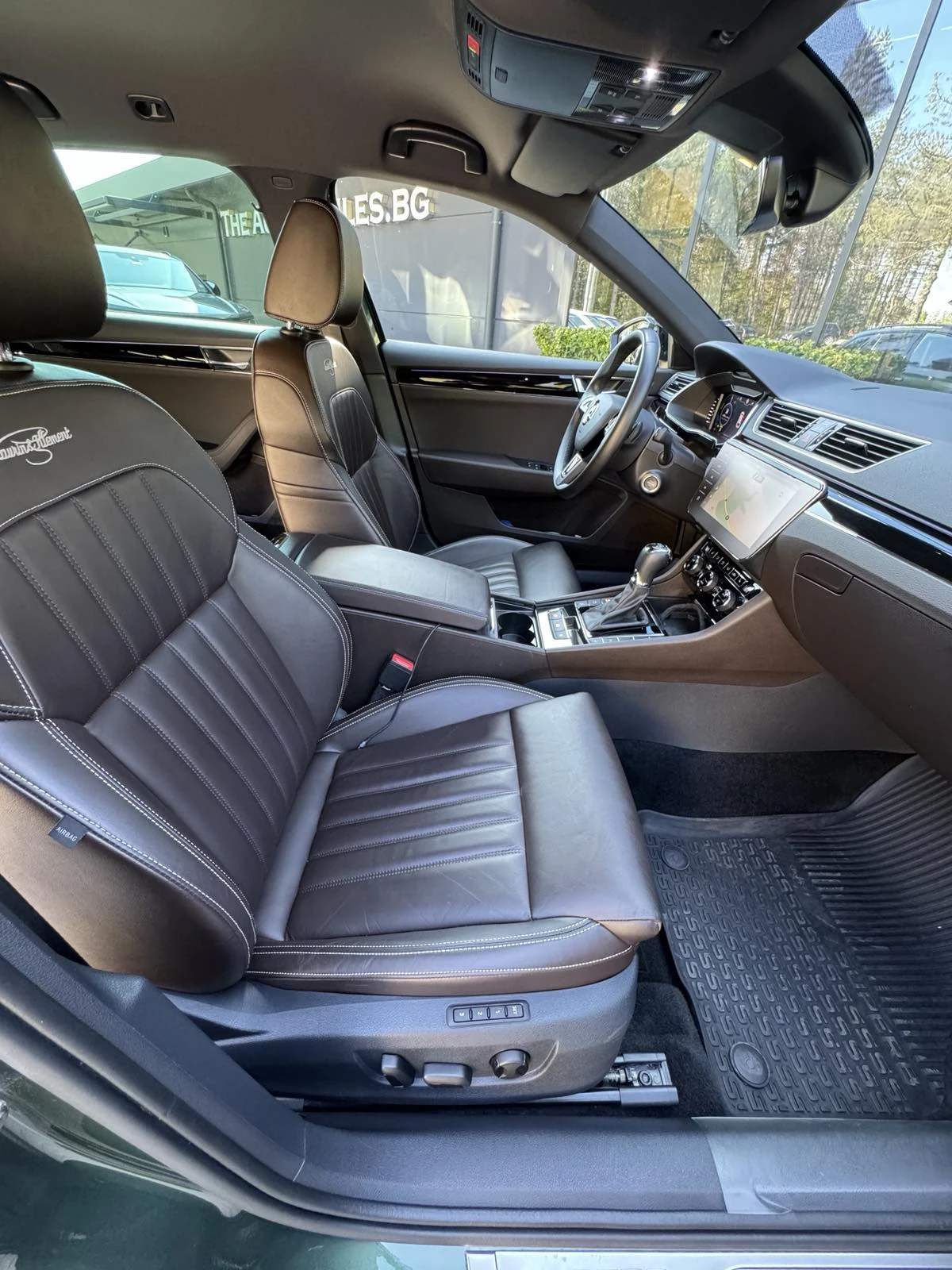 Skoda Superb 1.4TSI L&K Plug-in Hybrid, снимка 12 - Автомобили и джипове - 56334257