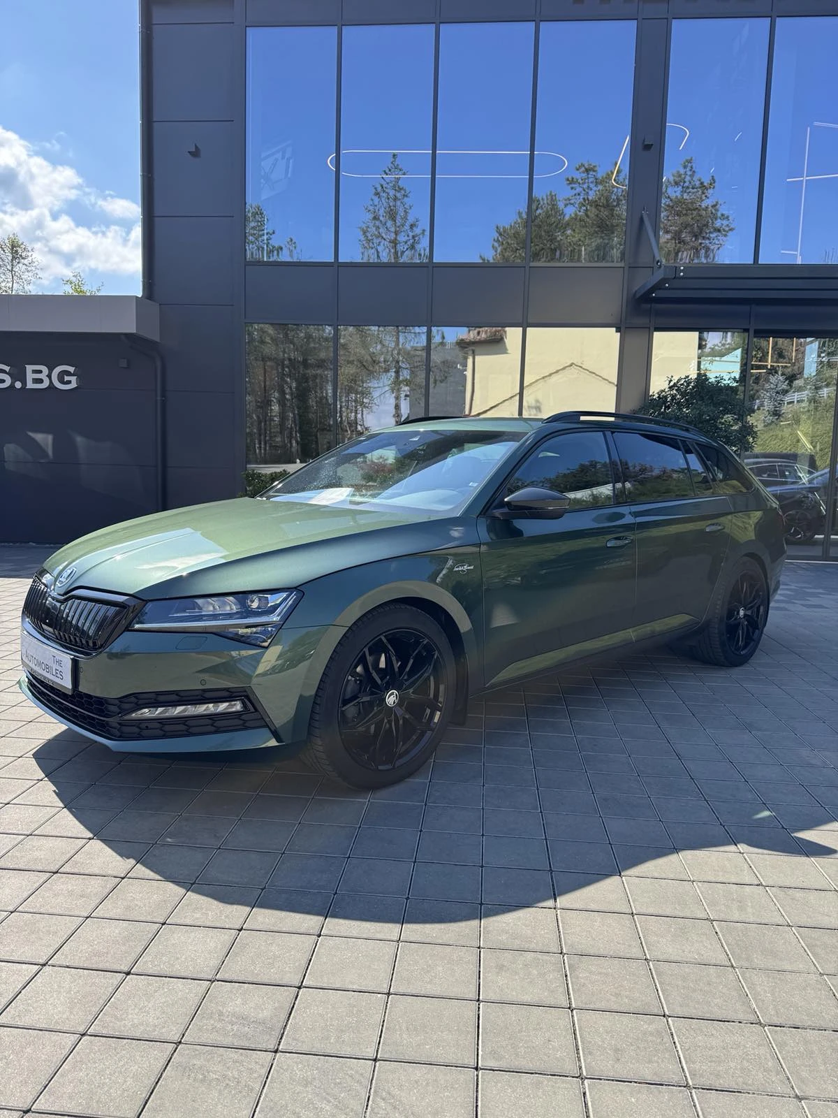 Skoda Superb 1.4TSI L&K Plug-in Hybrid, снимка 3 - Автомобили и джипове - 56334257