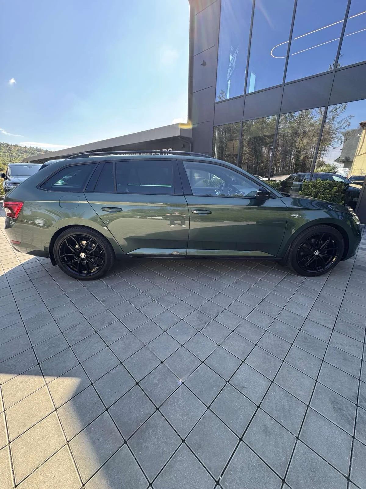 Skoda Superb 1.4TSI L&K Plug-in Hybrid, снимка 8 - Автомобили и джипове - 56334257