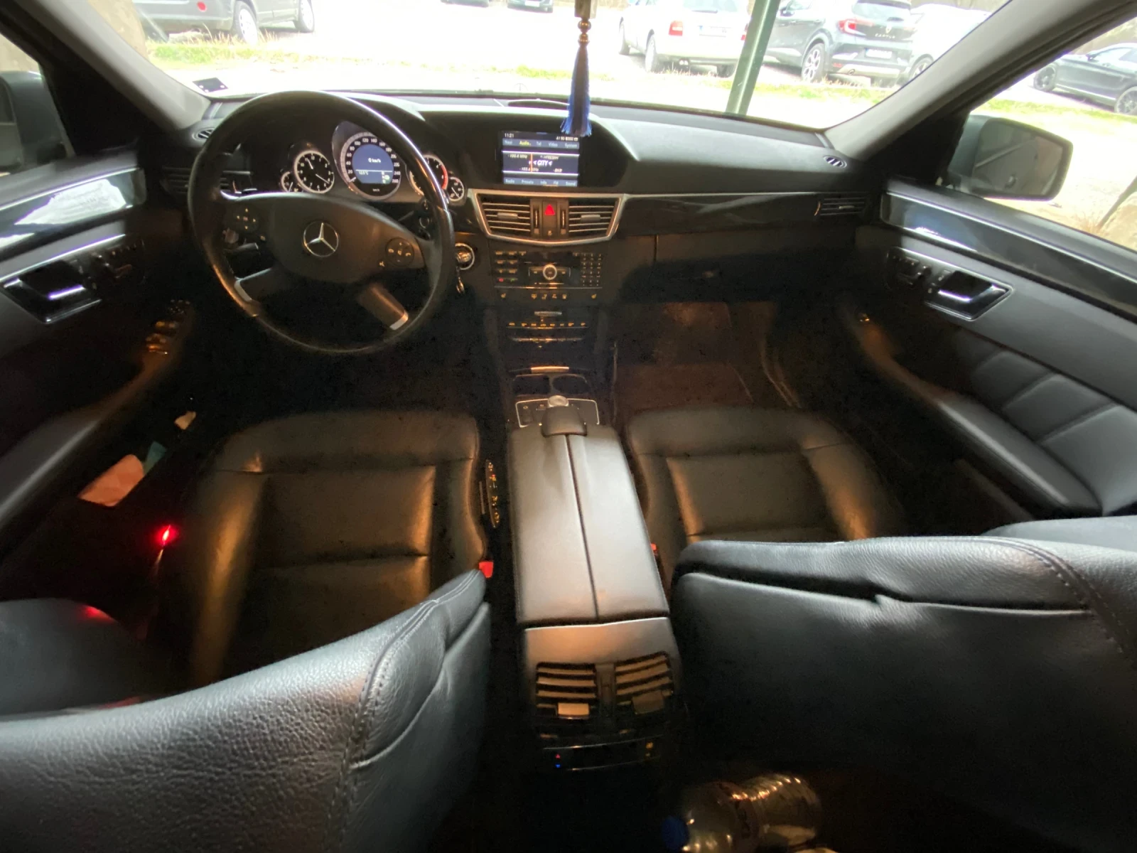 Mercedes-Benz E 350 3.0 CDI, снимка 12 - Автомобили и джипове - 56584409
