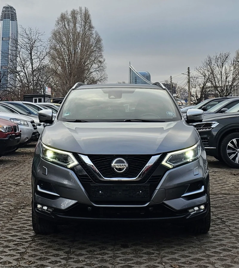 Nissan Qashqai 1.3 DIG-T Tekna + 360 Камери Keyless Панорама, снимка 2 - Автомобили и джипове - 48949189