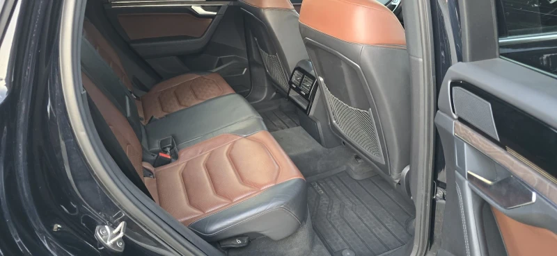 VW Touareg Ексклузивен автомобил; Пробегът е 100% реален!, снимка 13 - Автомобили и джипове - 51988140