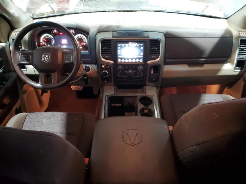 Dodge RAM 1500 5.7 HEMI V8 / 4&#215;4 / Големи хромирани джанти /, снимка 8 - Автомобили и джипове - 52670027