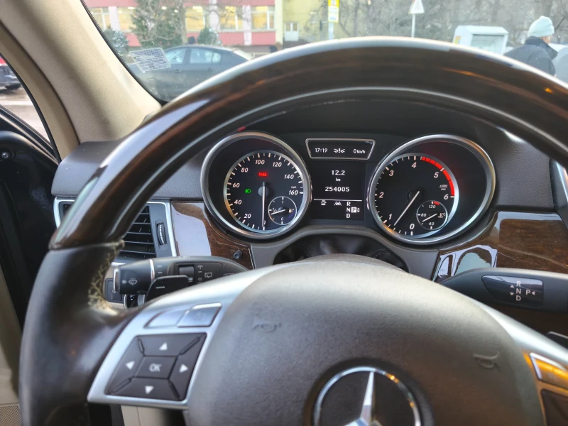 Mercedes-Benz ML 350 3.0d, снимка 6 - Автомобили и джипове - 53374142