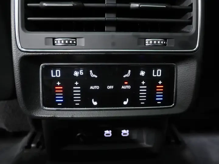 Audi Q7 Progressiv * S-Line * БЕЗ ИНЦ * 360CAM * ОБДУХВАНЕ, снимка 15 - Автомобили и джипове - 54995680