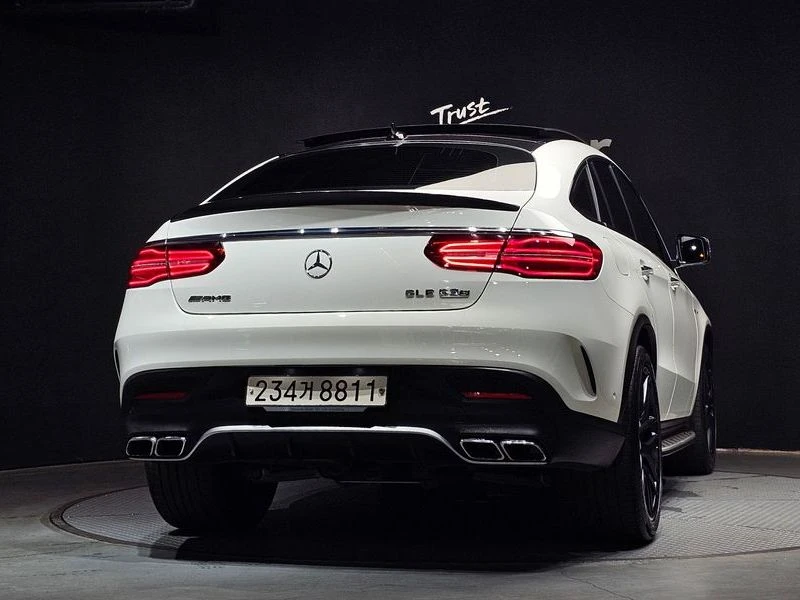 Mercedes-Benz GLE 4MATIC* HARMAN KARDON* DISTRONIC* 360* PANO* , снимка 4 - Автомобили и джипове - 55336454