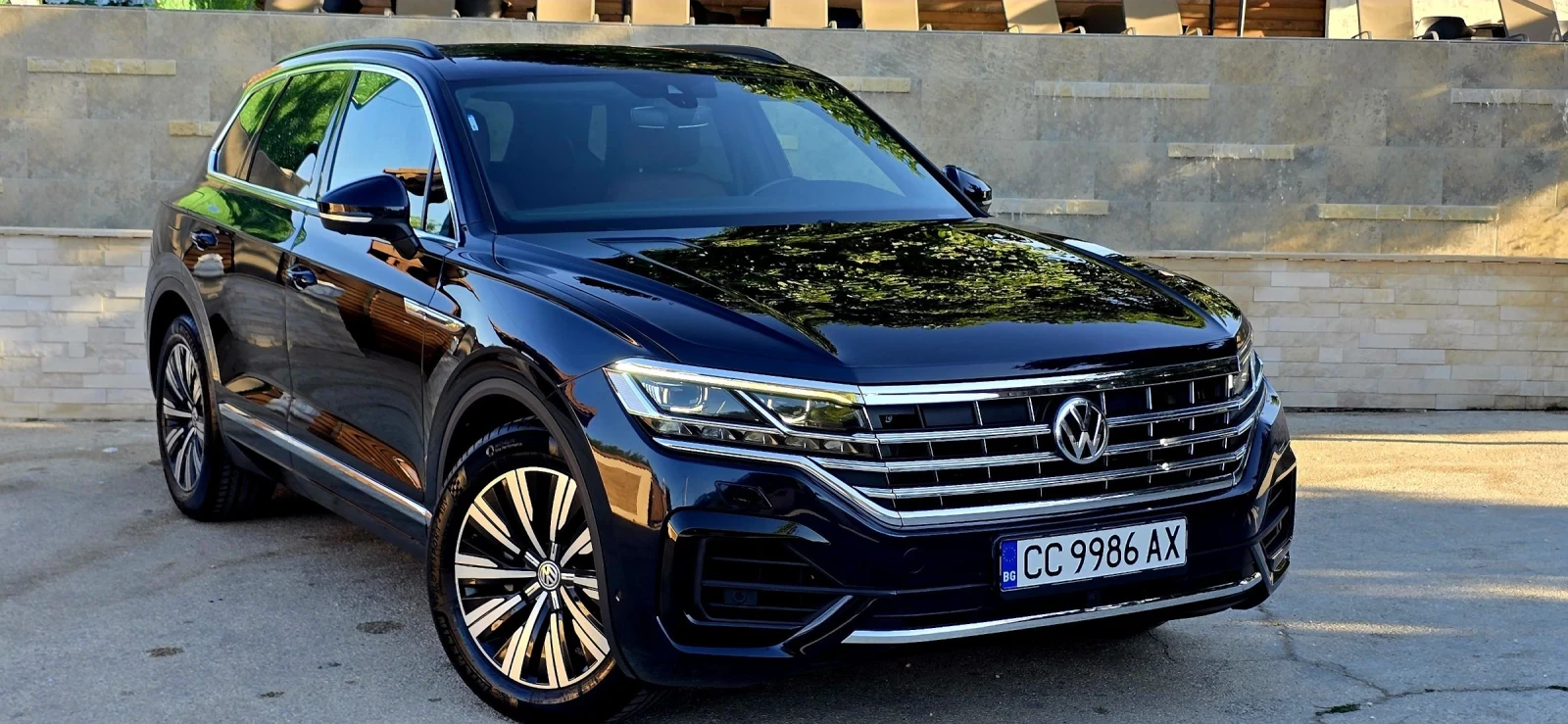 VW Touareg Ексклузивен автомобил; Пробегът е 100% реален!, снимка 1