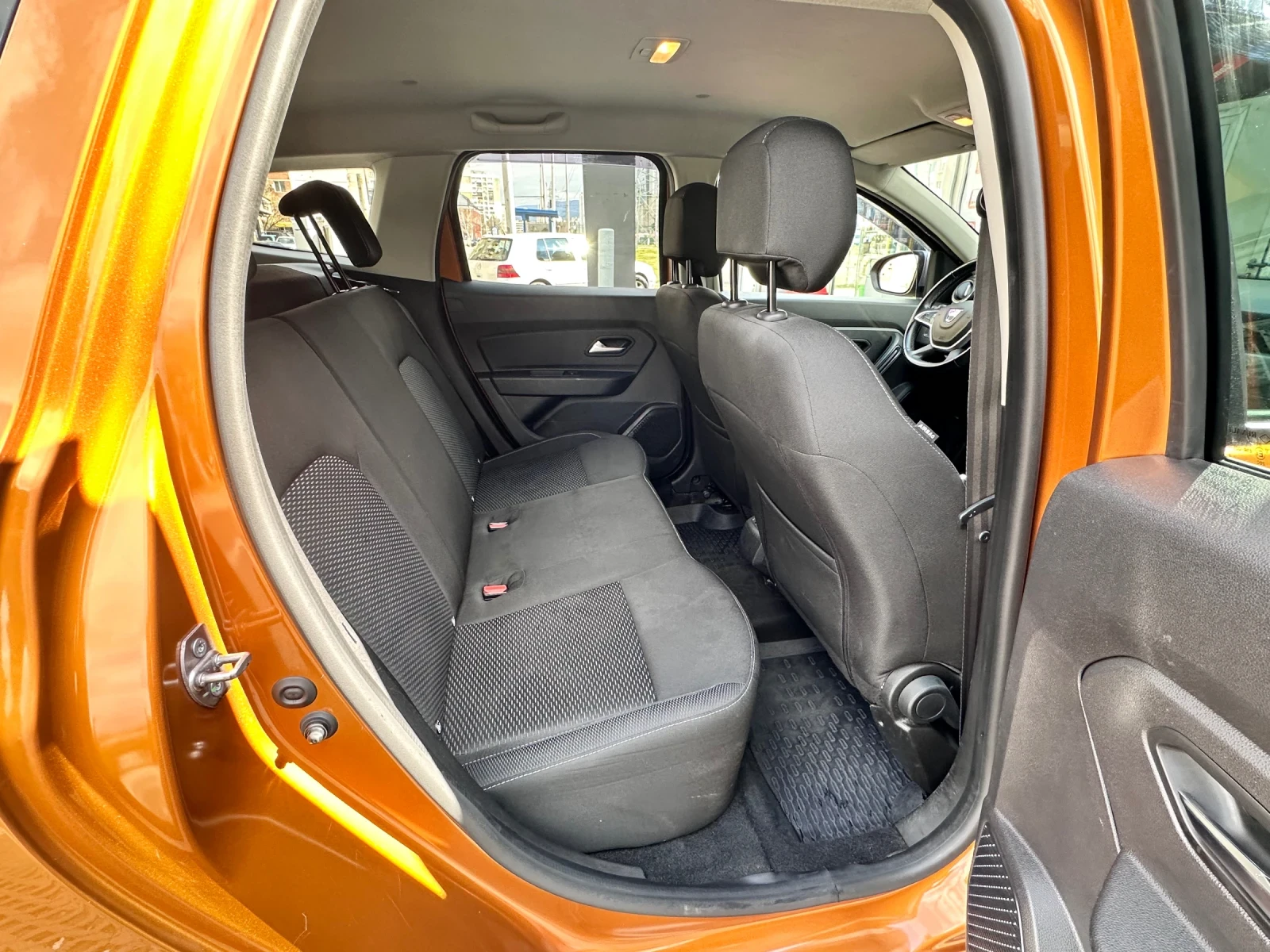 Dacia Duster, снимка 8 - Автомобили и джипове - 53991892