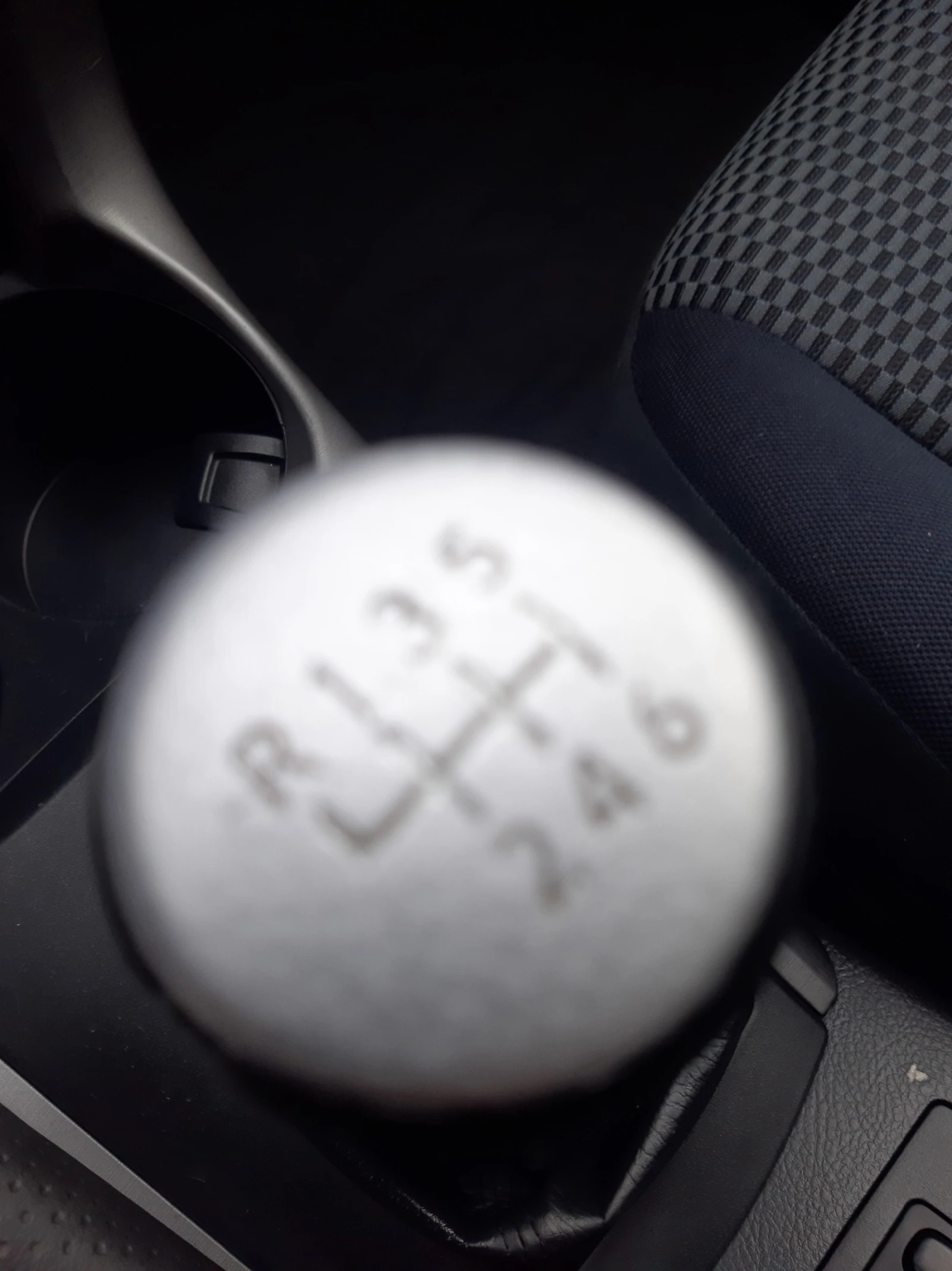 Toyota Rav4 2, 0 д4д, снимка 4 - Автомобили и джипове - 54114598