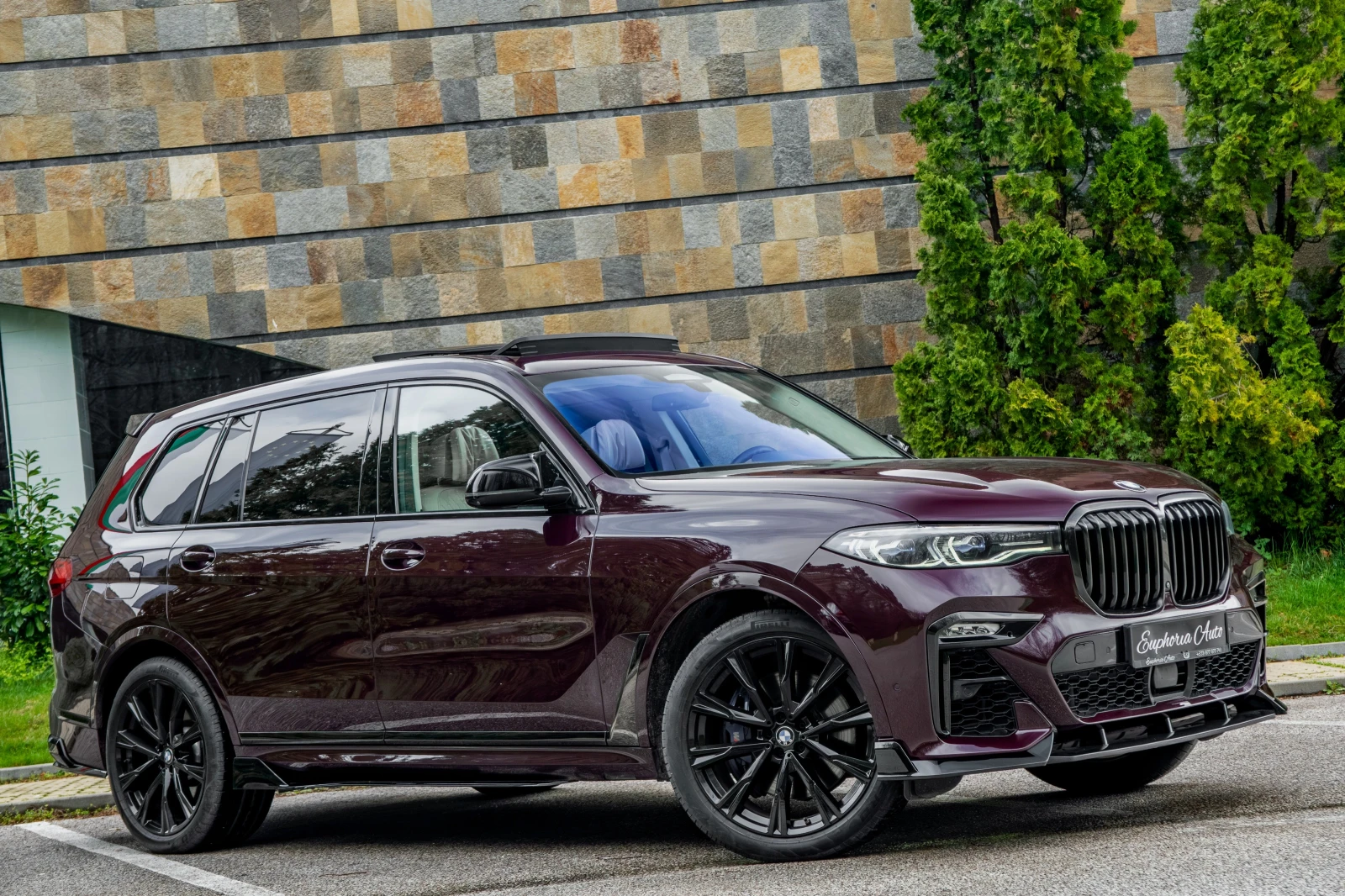 BMW X7 5.0i* X-DRIVE* 7-SEAT* PANORAMA* SKY ROOF* B&W, снимка 7 - Автомобили и джипове - 54176397