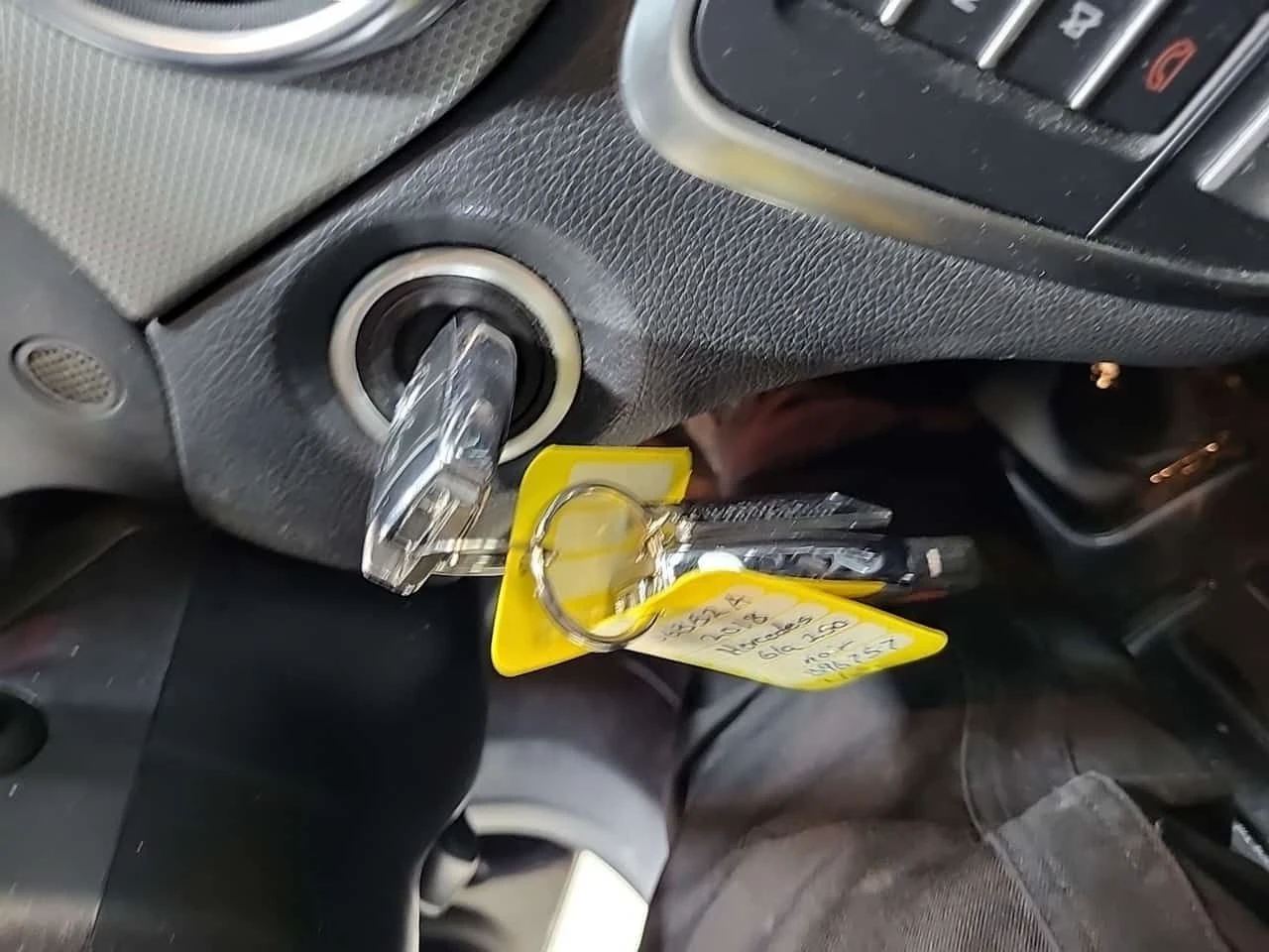 Mercedes-Benz GLA 250 * CARFAX * 2 ����� * �������� *  | Mobile.bg � ����������� 9