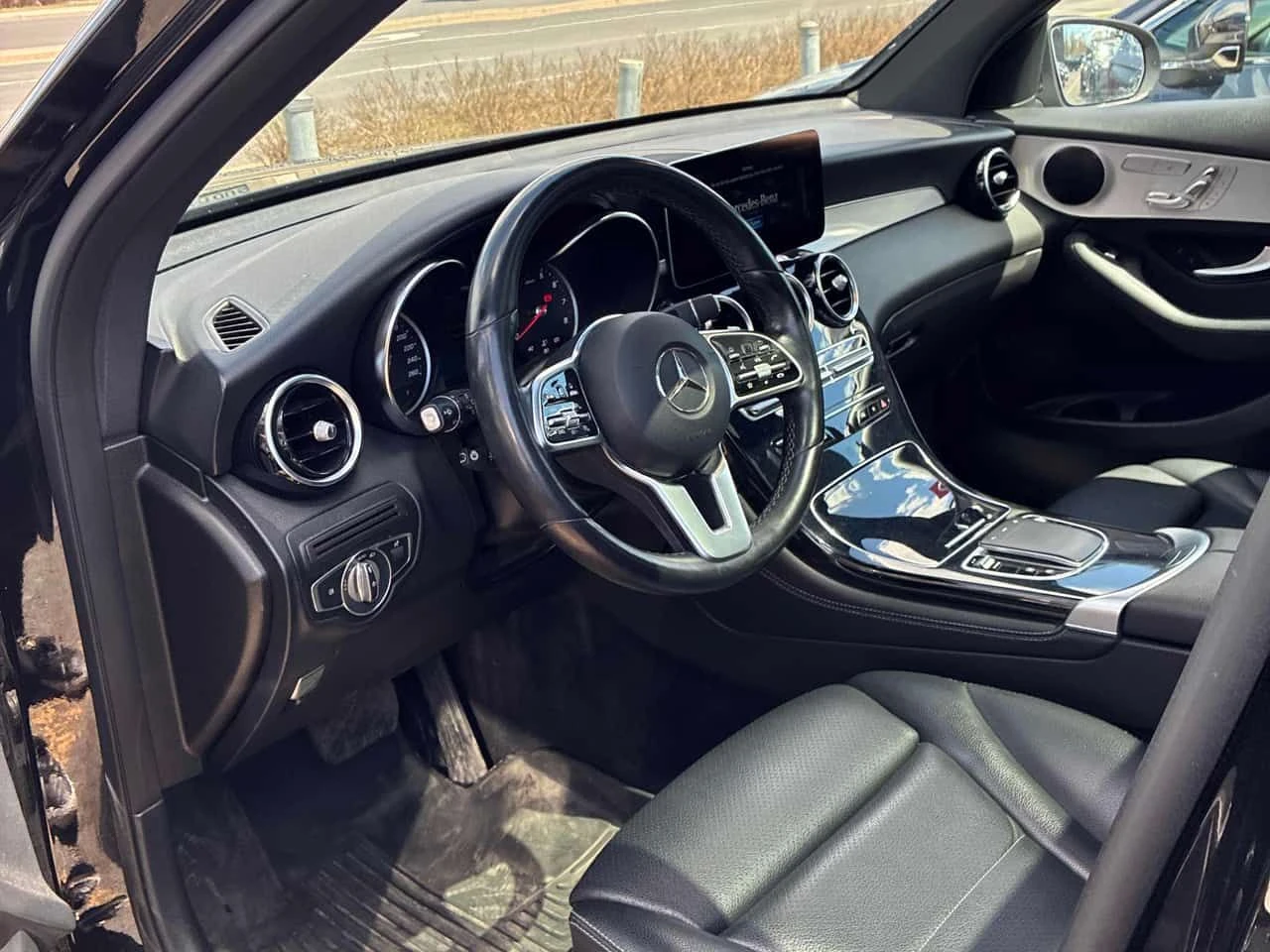 Mercedes-Benz GLC * 300* PANO* KEYLESS* ПОДГРЕВ* , снимка 5 - Автомобили и джипове - 54390957