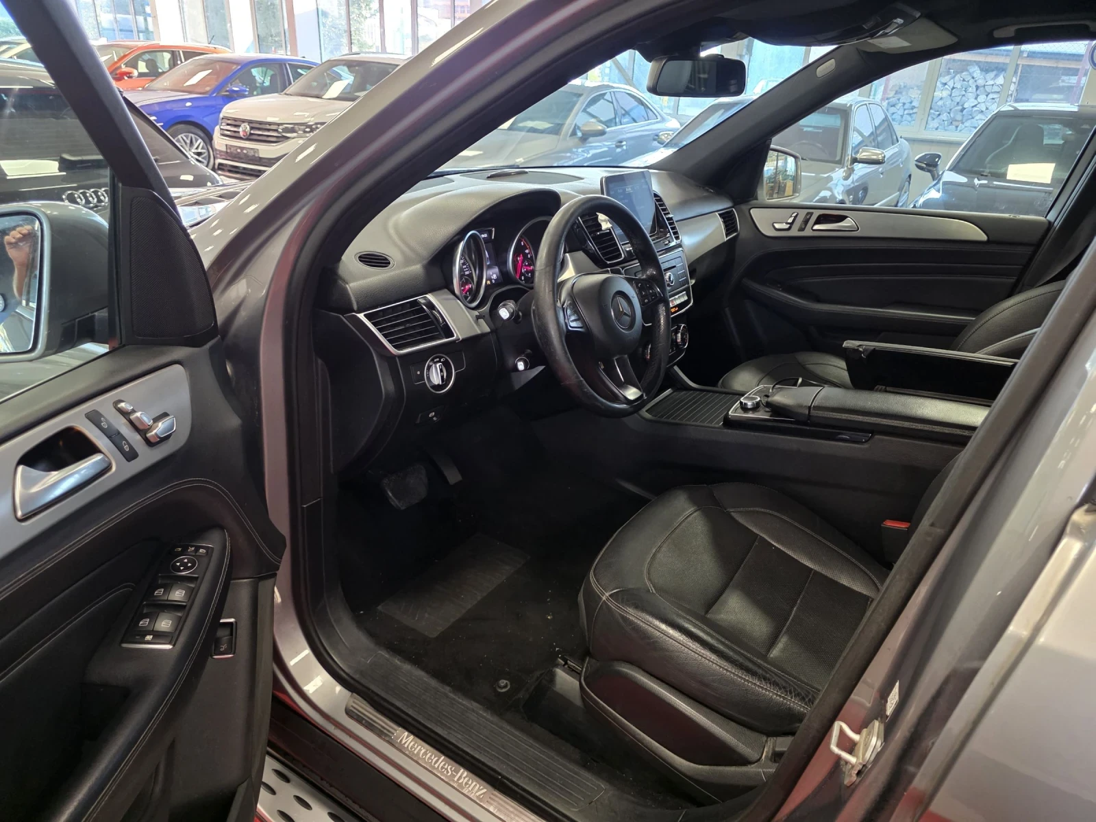 Mercedes-Benz GLE 350 d | 9G-tronic | ILS | AMG 63s pack, снимка 9 - Автомобили и джипове - 55479586