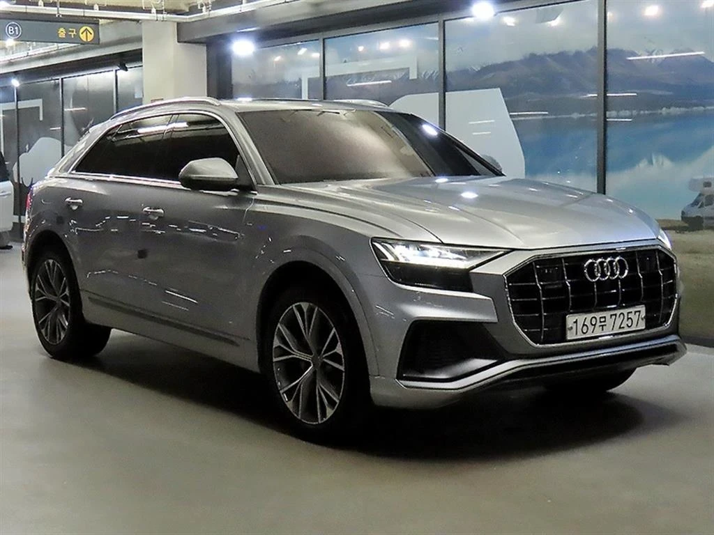 Audi Q8 50TDI * S LINE * ОБДУХВАНЕ * 360 КАМЕРА * HEAD UP 