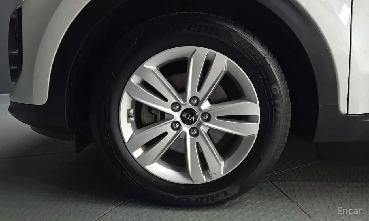 Kia Sportage, снимка 5 - Автомобили и джипове - 56684995
