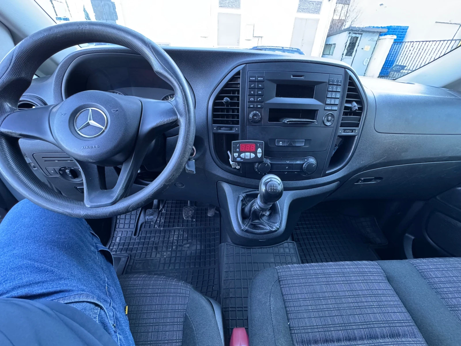Mercedes-Benz Vito 2.2 дизел , снимка 8 - Бусове и автобуси - 53815911
