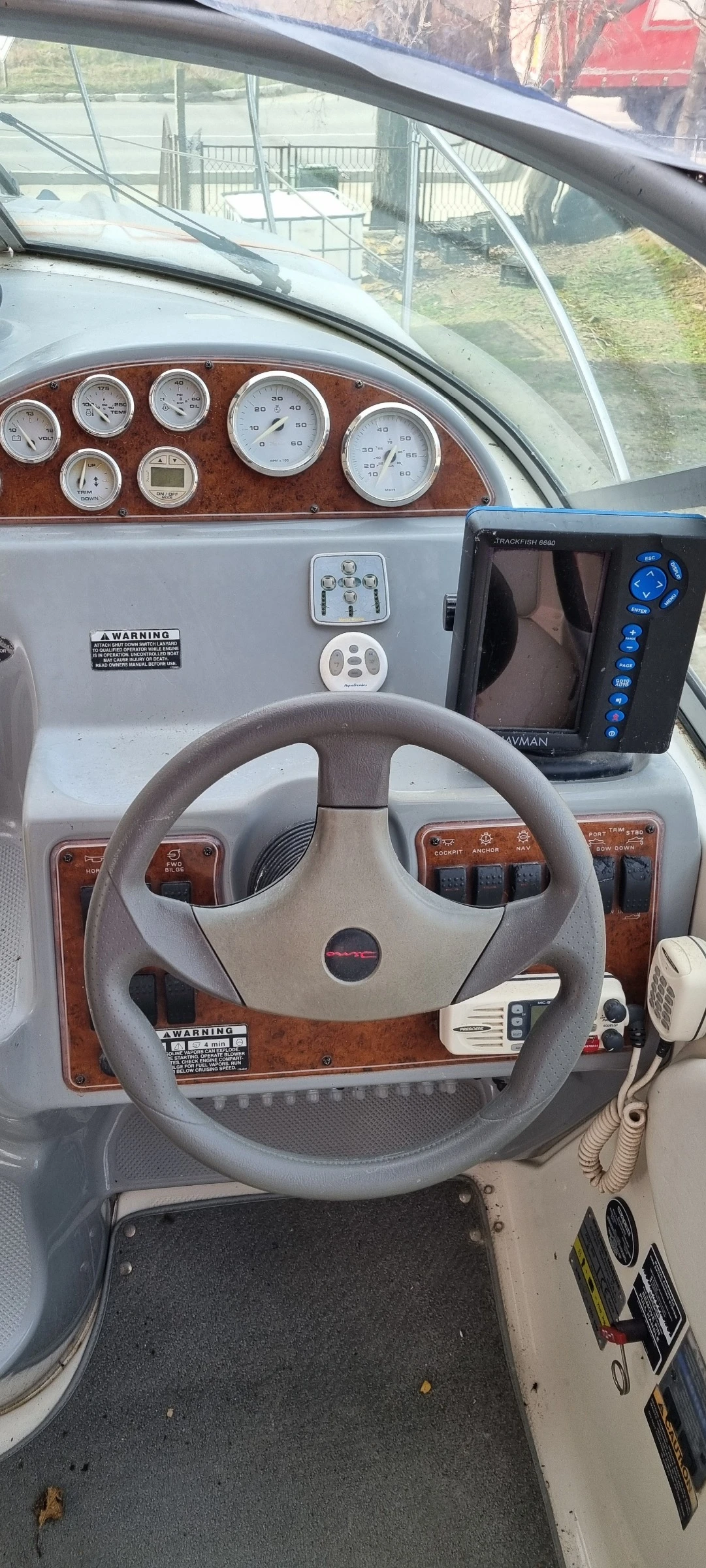Моторна яхта Bayliner 245 sb, снимка 11 - Воден транспорт - 56321726