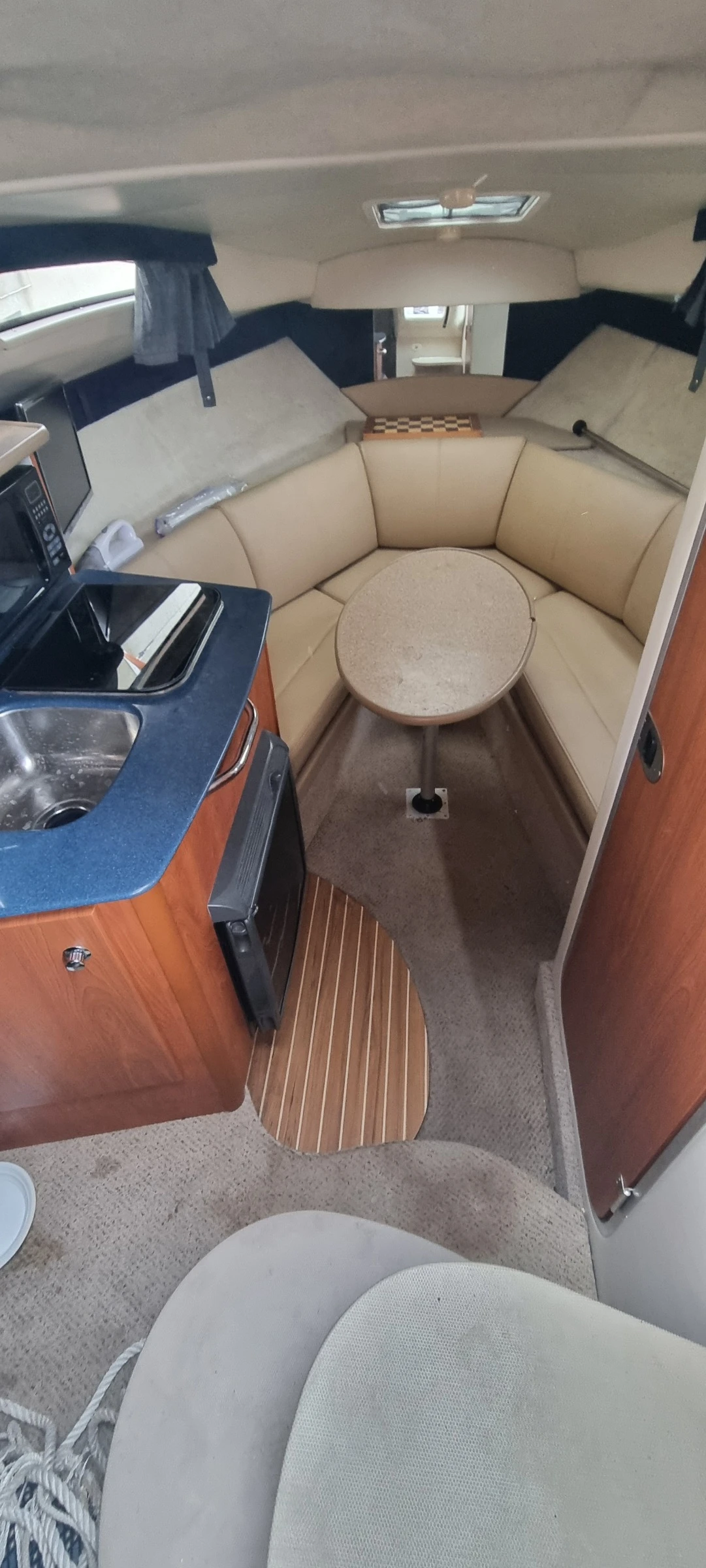 Моторна яхта Bayliner 245 sb, снимка 10 - Воден транспорт - 56321726